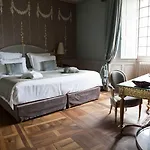 Chateau De Szálloda