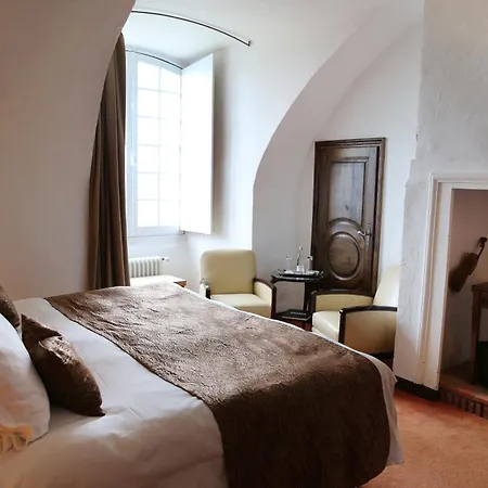 Chateau De Mercues