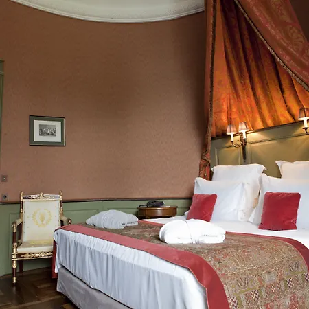 Chateau De Hotel 4*