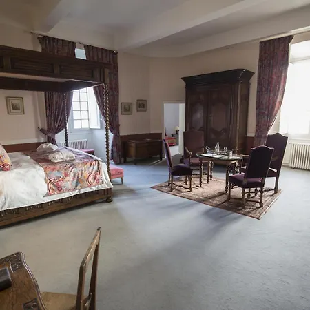 Chateau De Hotel 4*