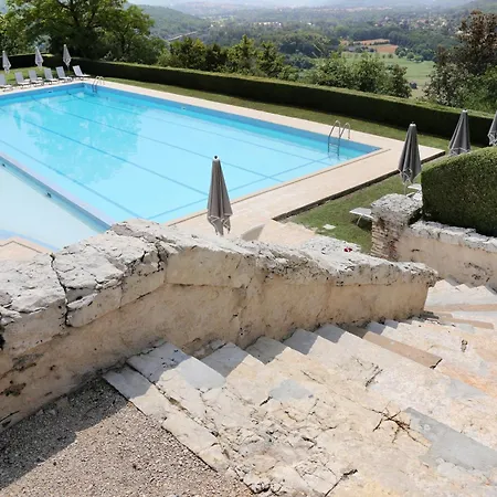 Chateau De Mercues