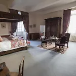 Chateau De Hotel 4*