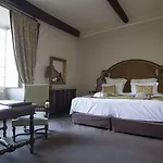 Chateau De Hotel 4*