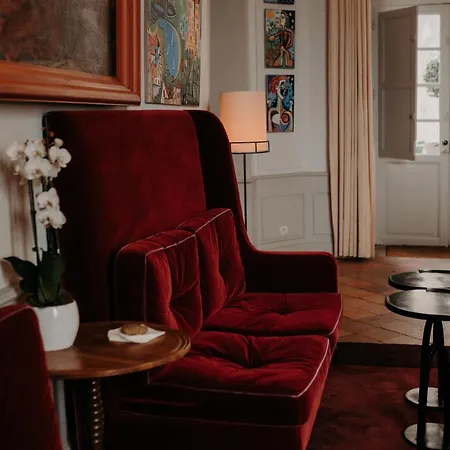 Chateau De Hotel 4*