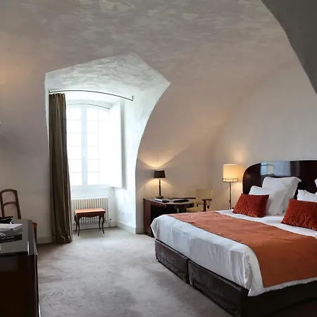 Chateau De Hotel 4*