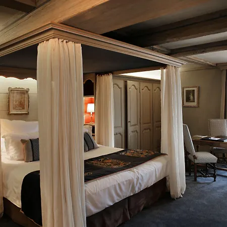 Chateau De Hotel 4*