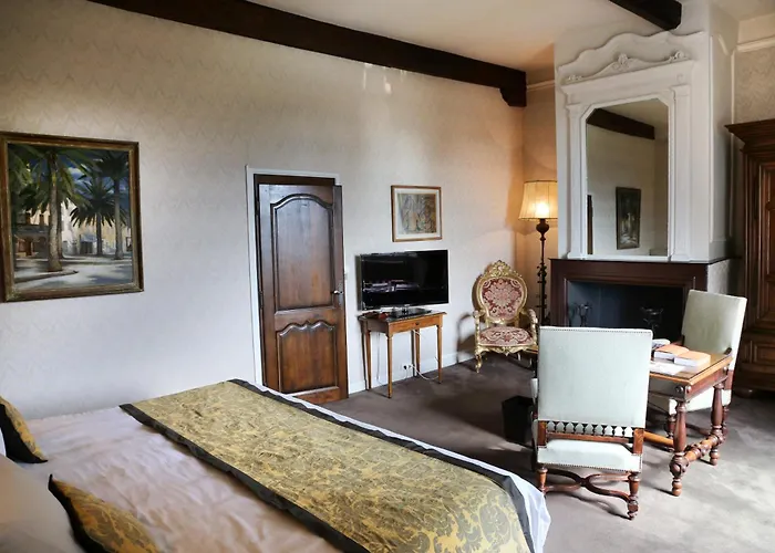 シャトー ド メルキュエス 4*