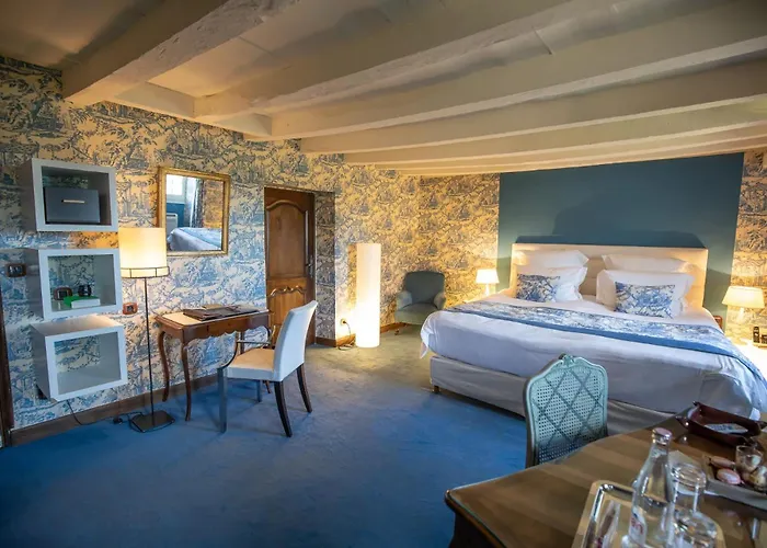 シャトー ド メルキュエス 4*