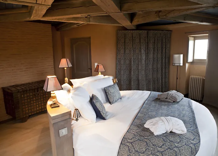 シャトー ド メルキュエス ホテル