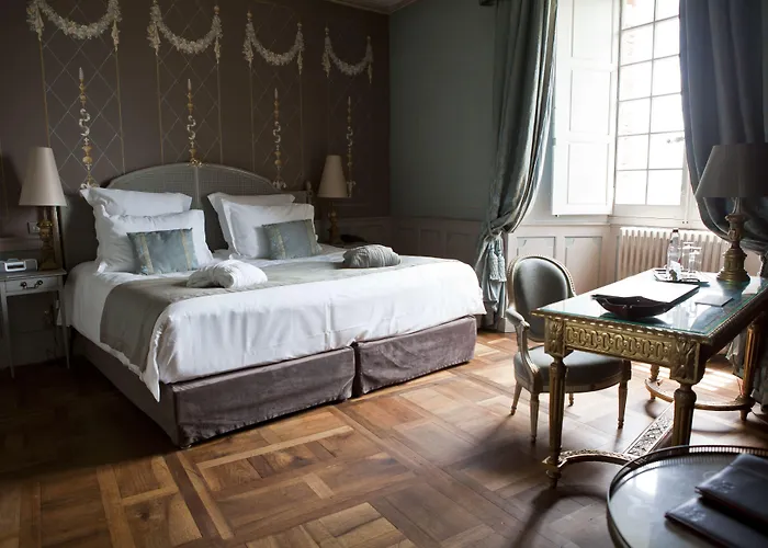 シャトー ド メルキュエス ホテル