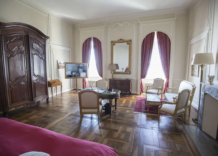 シャトー ド メルキュエス ホテル