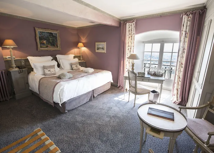 ホテル シャトー ド メルキュエス Mercuès