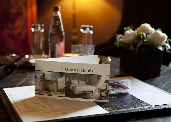 シャトー ド メルキュエス ホテル