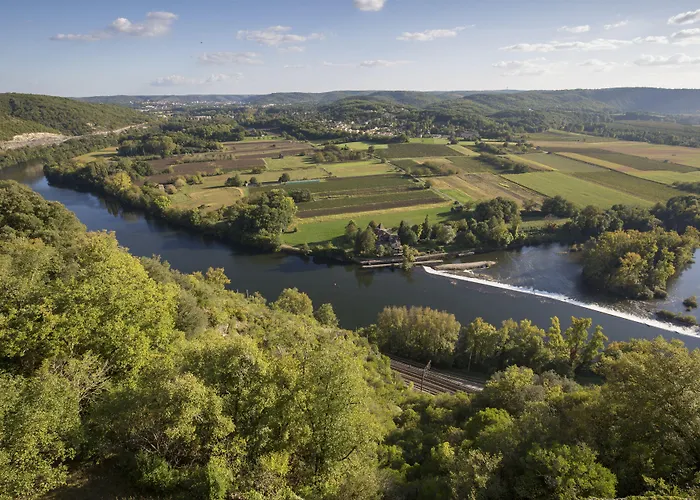 ホテル シャトー ド メルキュエス