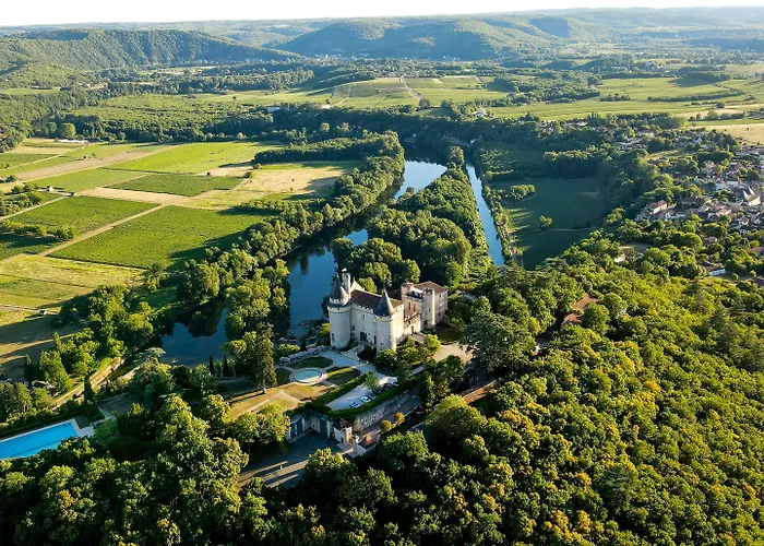 شاتو دي ميركويز 4* ميرْكو